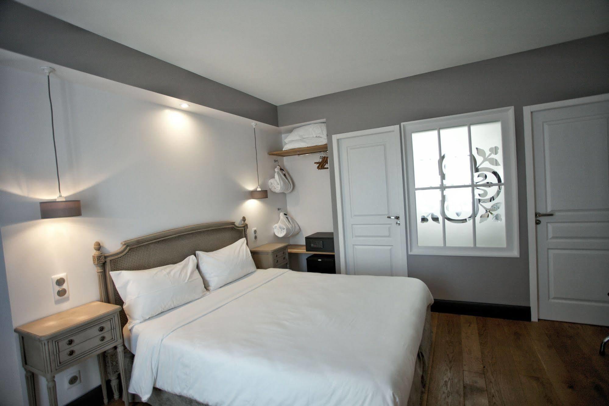 Hotel Henri IV Nérac Exteriör bild