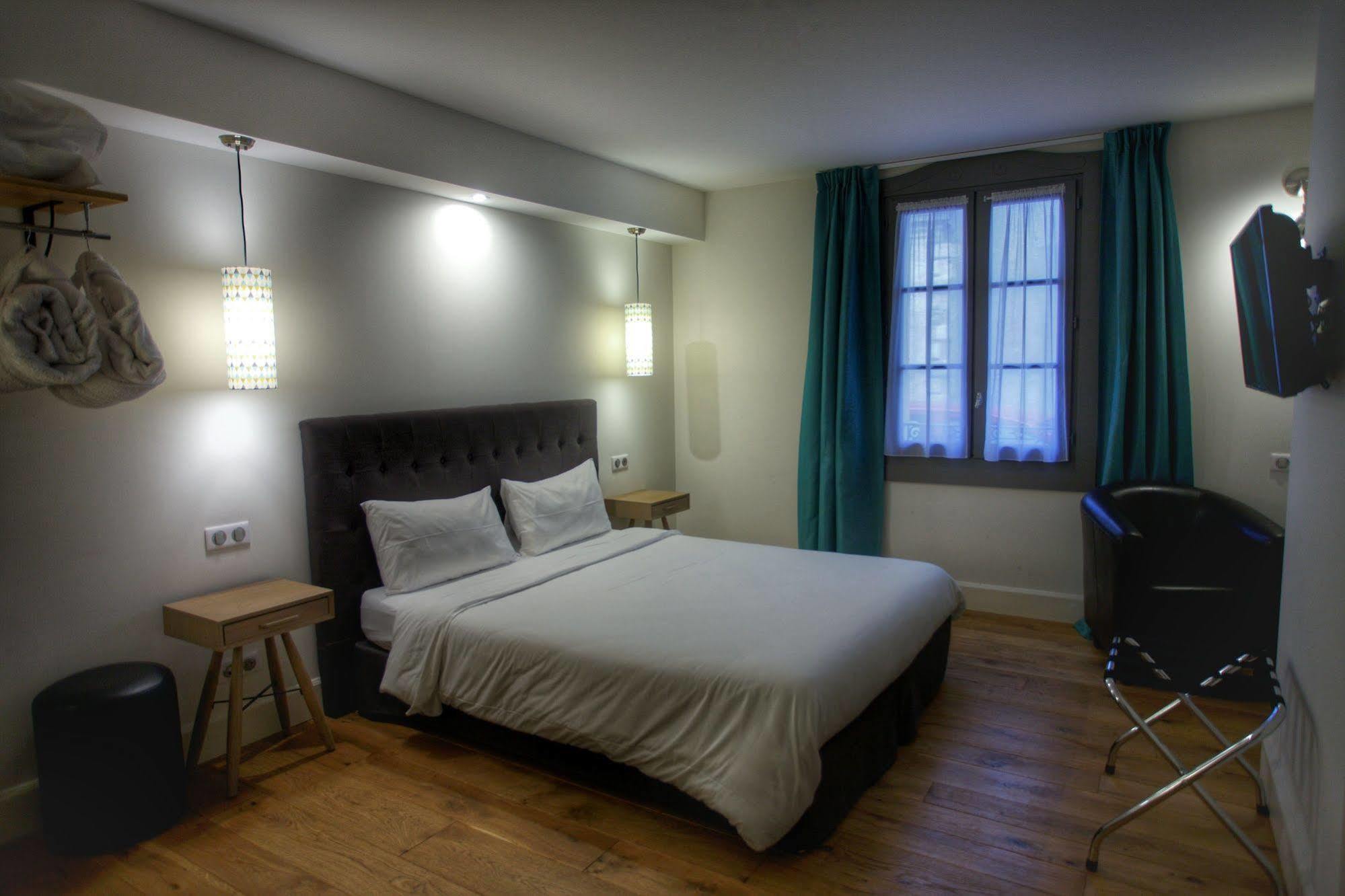 Hotel Henri IV Nérac Exteriör bild