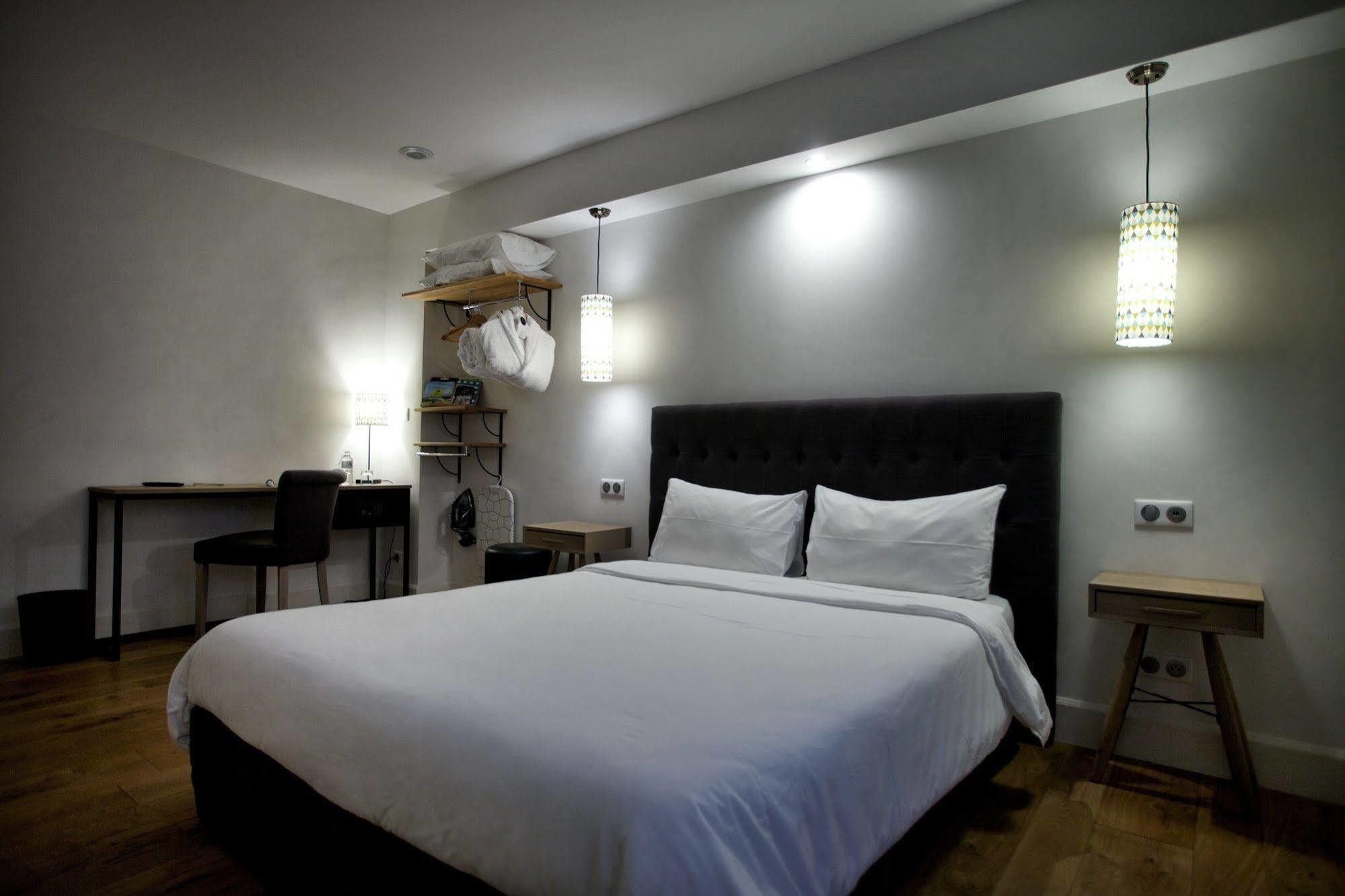 Hotel Henri IV Nérac Exteriör bild