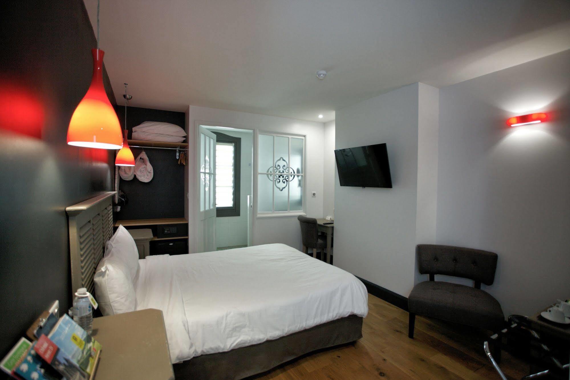 Hotel Henri IV Nérac Exteriör bild